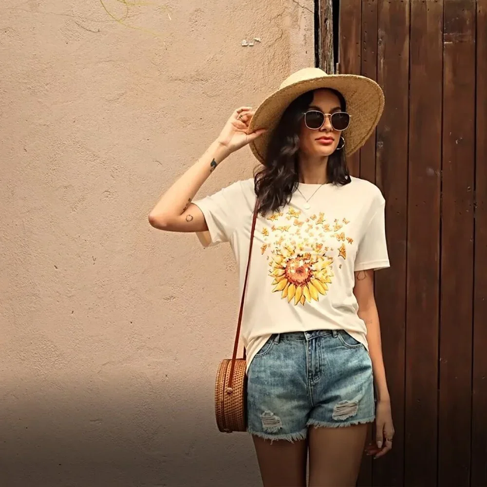 Vintage Floral Graphic Tee Boho Cottagecore Short Sleeve Top Women's T-Shirt
